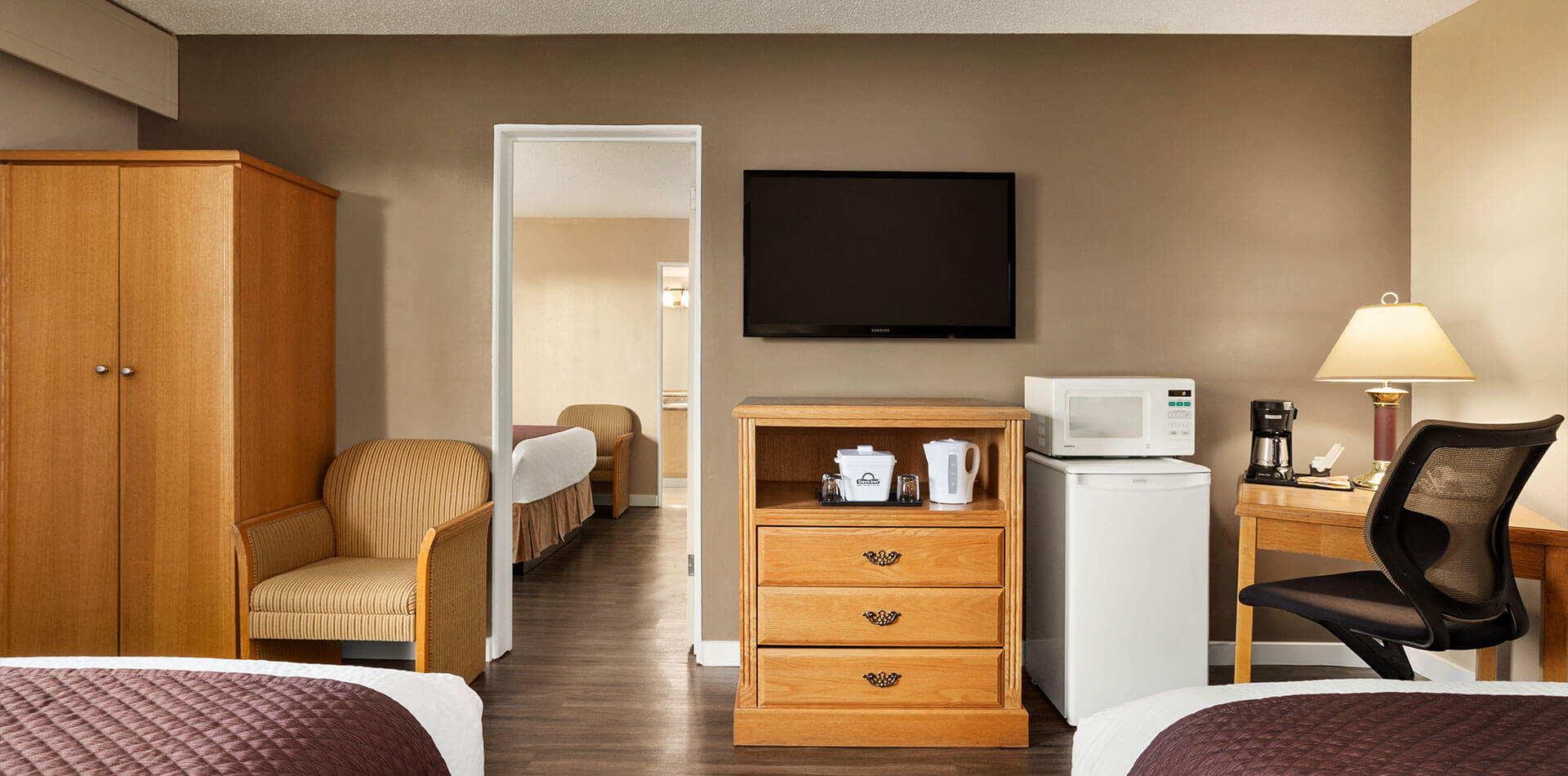 Hotel Rooms & Suites in Victoria, BC